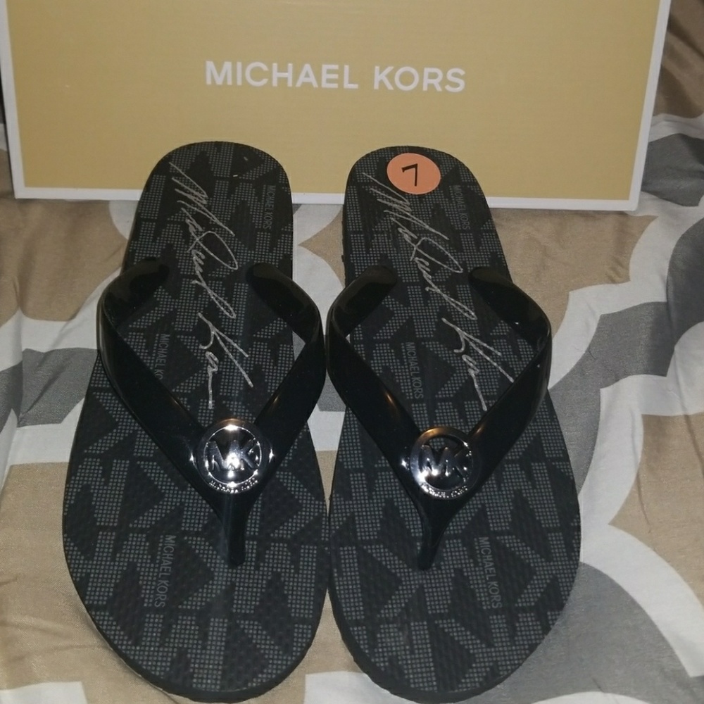 Michael kors flip flops